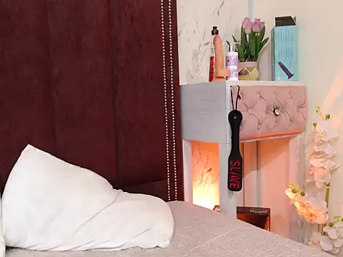 Snapshot of VioletxBloom chatting on 17, 9, 2025 VioletxBloom online show from 17, 9, 2025