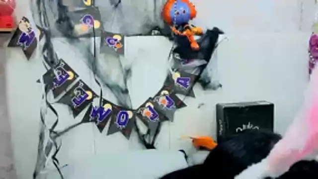 Snapshot of VioletxBloom chatting on 27, 10, 2025 VioletxBloom online show from 27, 10, 2025