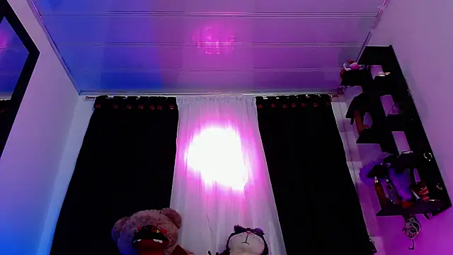 Snapshot of valerii_fox_69 chatting on 22, 5, 2026 valerii fox 69 online show from 22, 5, 2026