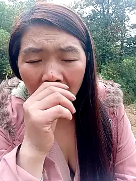 quynhkoolbae online show from 5, 12, 2025