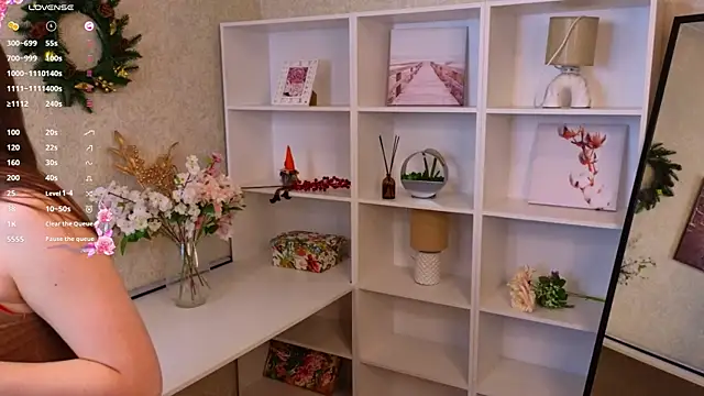 TraciMyntti online show from 18, 12, 2025