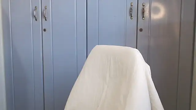 Indian GlowingMiax online show from 26, 9, 2025