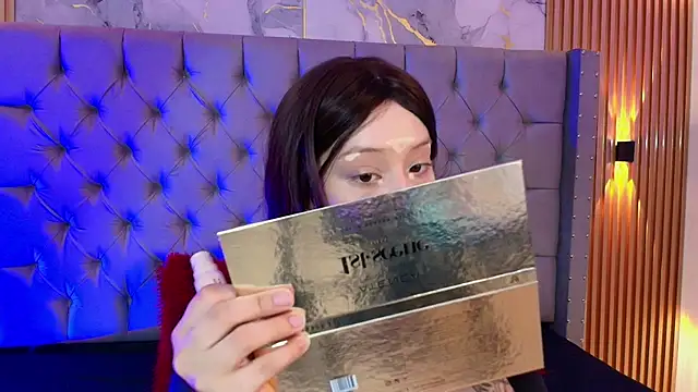 Suxan White  online show from 14, 1, 2026