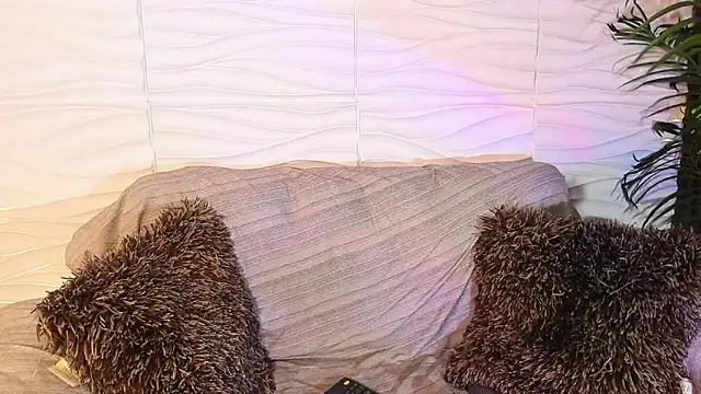 Snapshot of Suxan_White_ chatting on 9, 4, 2026 Suxan White online show from 9, 4, 2026