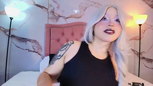 Suxan White  online show from 20, 5, 2026