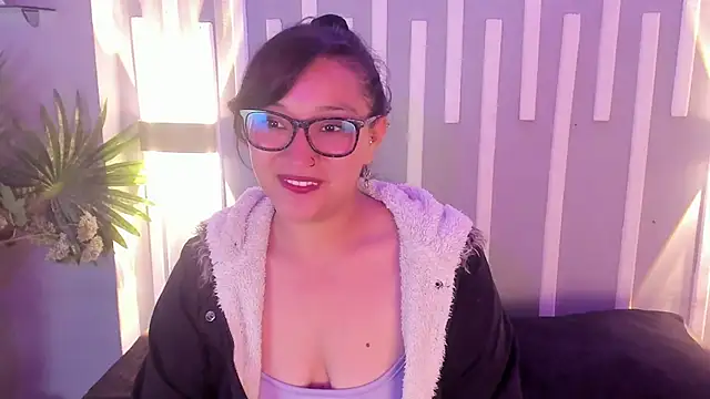 Skye bluee  online show from 20, 9, 2025