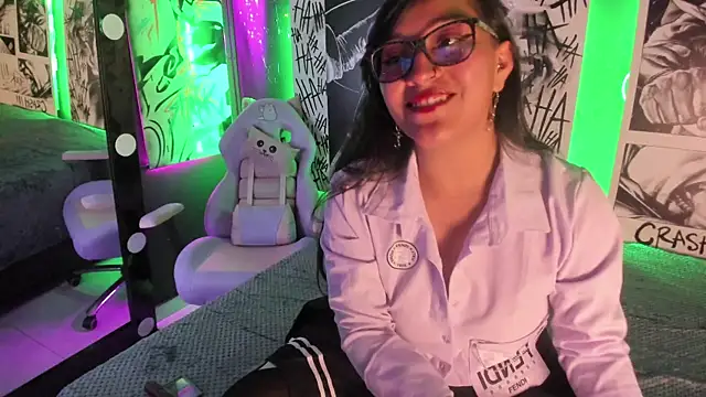 Skye bluee  online show from 24, 9, 2025