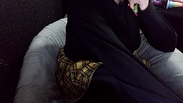 Snapshot of fetishslut4u chatting on 5, 10, 2025 fetishslut4u online show from 5, 10, 2025