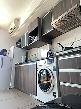 Danielaeliana online show from 31, 3, 2026