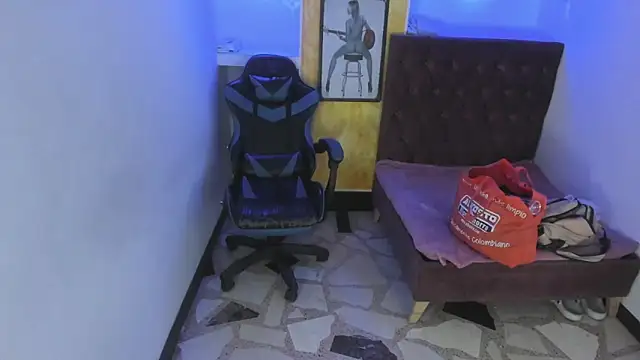 alison moon7 online show from 4, 11, 2025