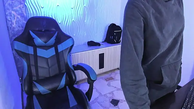 alison moon7 online show from 8, 11, 2025