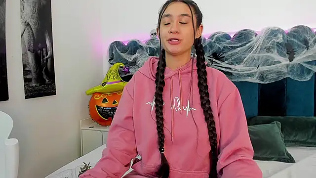 Snapshot of EmilyHanks_ chatting on 24, 10, 2025 EmilyHanks  online show from 24, 10, 2025