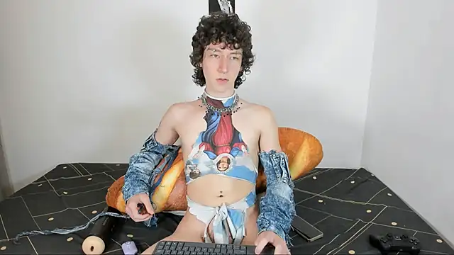 Snapshot of v3niceb1tch chatting on 5, 10, 2025 v3niceb1tch online show from 5, 10, 2025