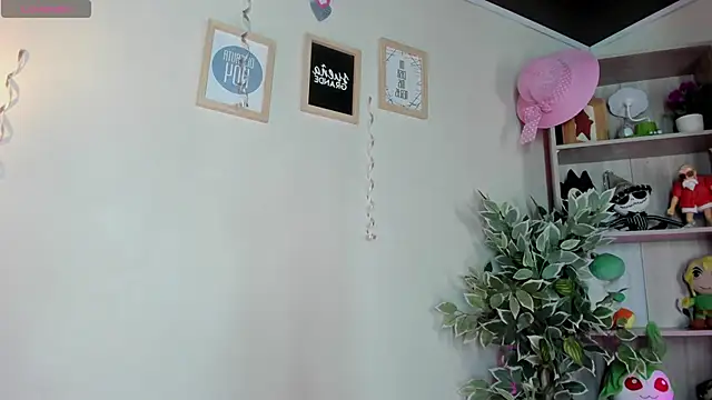 Lana Dreams  online show from 18, 9, 2025