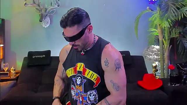 Snapshot of dennis_cox1 chatting on 23, 4, 2026 dennis cox1 online show from 23, 4, 2026