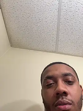 Snapshot of Kingstrokezxx chatting on 4, 12, 2025 Kingstrokezxx online show from 4, 12, 2025