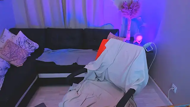 Snapshot of Mia_meowXkiss chatting on 2, 10, 2025 Mia meowXkiss online show from 2, 10, 2025