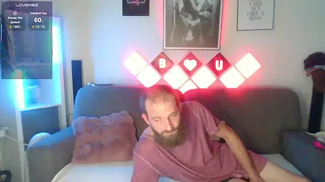 XBellaXundXUweX online show from 6, 11, 2025