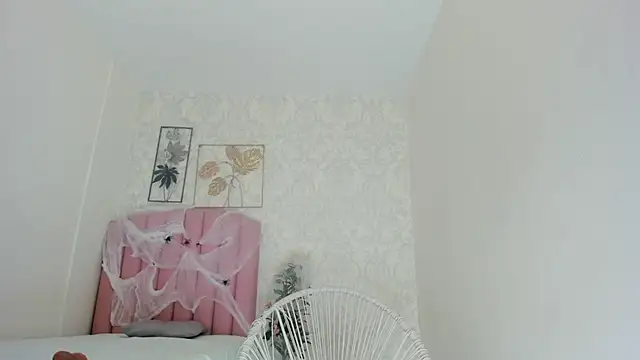 emy barnert online show from 12, 10, 2025