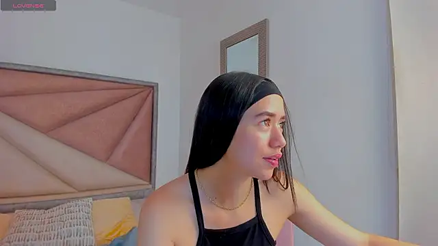 SaraWagner  online show from 3, 3, 2026