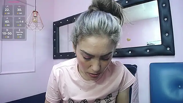 Snapshot of danna7cute chatting on 2, 7, 2026 danna7cute online show from 2, 7, 2026