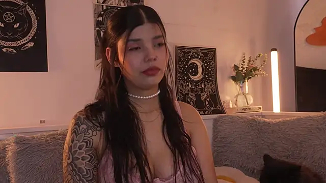 sophieee art online show from 29, 9, 2025