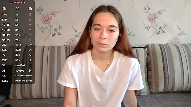 KissKarina online show from 4, 10, 2025