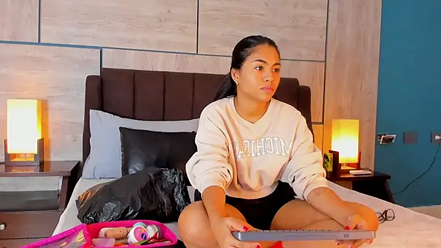 JadeeKhan online show from 16, 11, 2025