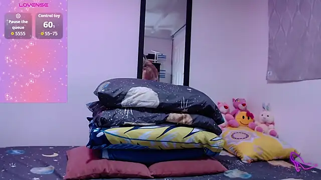 Snapshot of AllysonStonne chatting on 14, 11, 2025 AllysonStonne online show from 14, 11, 2025