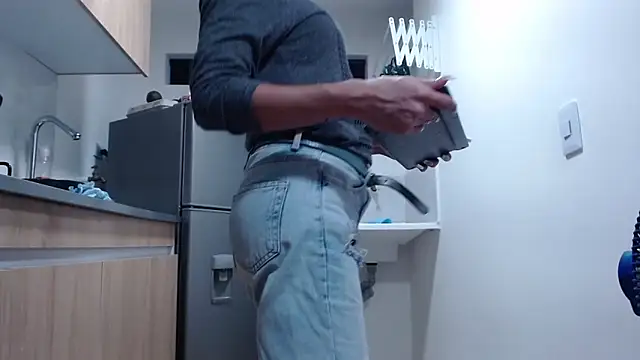 Snapshot of AllysonStonne chatting on 29, 11, 2025 AllysonStonne online show from 29, 11, 2025