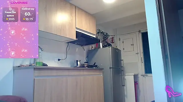 Snapshot of AllysonStonne chatting on 6, 3, 2026 AllysonStonne online show from 6, 3, 2026