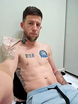 Snapshot of Couplesplay1 chatting on 24, 9, 2025 Couplesplay1 online show from 24, 9, 2025