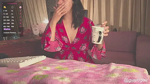 gigifontaine   online show from 30, 11, 2025