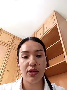 gigifontaine   online show from 4, 3, 2026