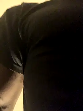 Snapshot of yourcummingdad chatting on 4, 11, 2025 yourcummingdad online show from 4, 11, 2025