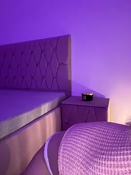 Snapshot of LunaCharm chatting on 2, 12, 2025 LunaCharm online show from 2, 12, 2025