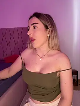 Snapshot of LunaCharm chatting on 17, 3, 2026 LunaCharm online show from 17, 3, 2026