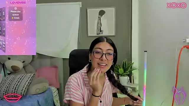 Allison 19   online show from 20, 12, 2025