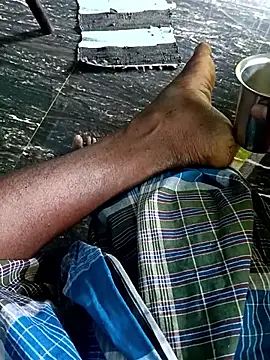 Snapshot of dolphiinn chatting on 21, 10, 2025 dolphiinn online show from 21, 10, 2025