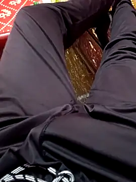 Snapshot of dolphiinn chatting on 8, 11, 2025 dolphiinn online show from 8, 11, 2025