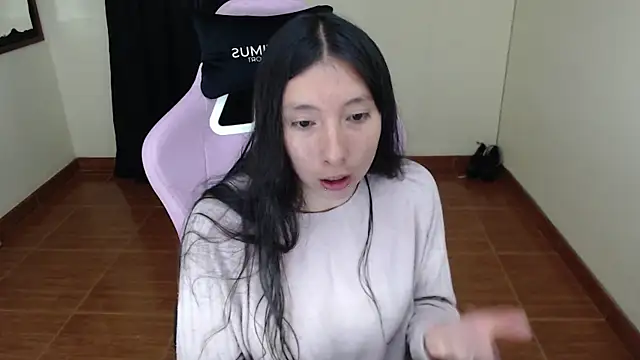 Snapshot of ScarlettShirahoshi chatting on 1, 10, 2025 ScarlettShirahoshi online show from 1, 10, 2025