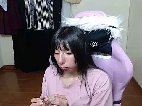 ScarlettShirahoshi online show from 24, 11, 2025