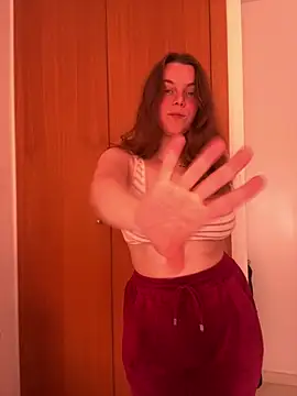 Snapshot of TenderLaGlamor chatting on 5, 2, 2026 TenderLaGlamor online show from 5, 2, 2026