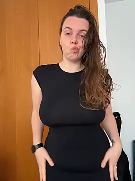 Snapshot of TenderLaGlamor chatting on 11, 3, 2026 TenderLaGlamor online show from 11, 3, 2026