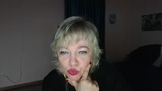 Snapshot of Rosette_Pricky chatting on 8, 11, 2025 Rosette Pricky online show from 8, 11, 2025