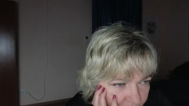 Snapshot of Rosette_Pricky chatting on 15, 11, 2025 Rosette Pricky online show from 15, 11, 2025