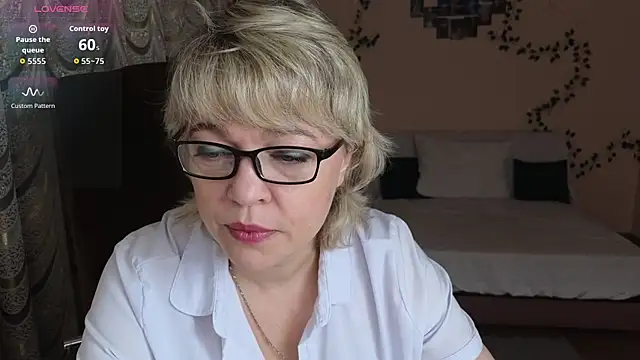 Snapshot of Rosette_Pricky chatting on 28, 11, 2025 Rosette Pricky online show from 28, 11, 2025