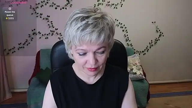 Snapshot of Rosette_Pricky chatting on 4, 4, 2026 Rosette Pricky online show from 4, 4, 2026