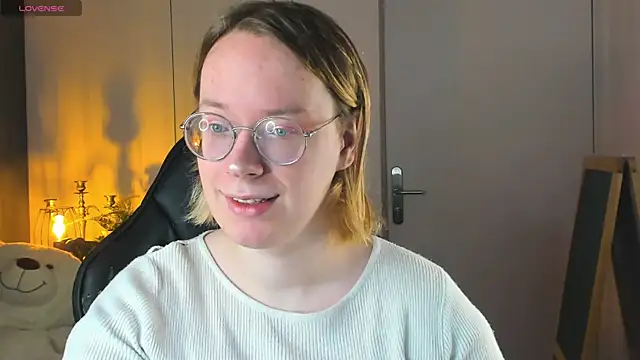 Amanda Butlerr online show from 10, 11, 2025