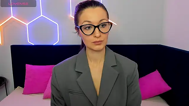 Joan Nelson online show from 19, 12, 2025